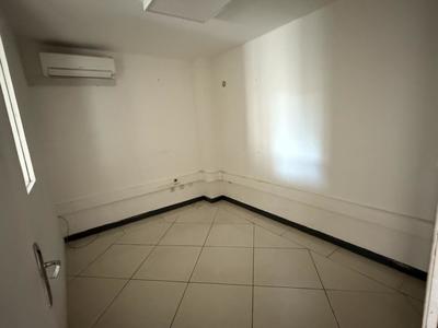 Bureau - 77 m²