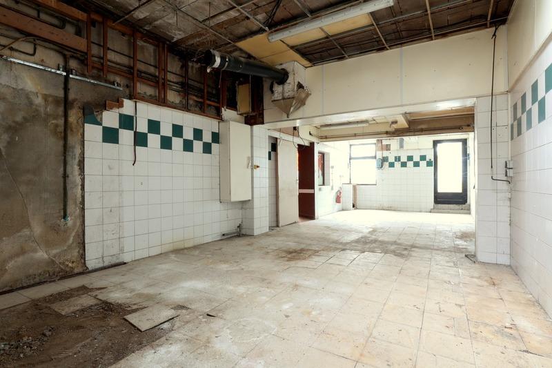 Local commercial - 369 m² - 14 pièces