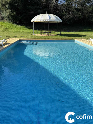 Maison - 253 m² - 5 pièces