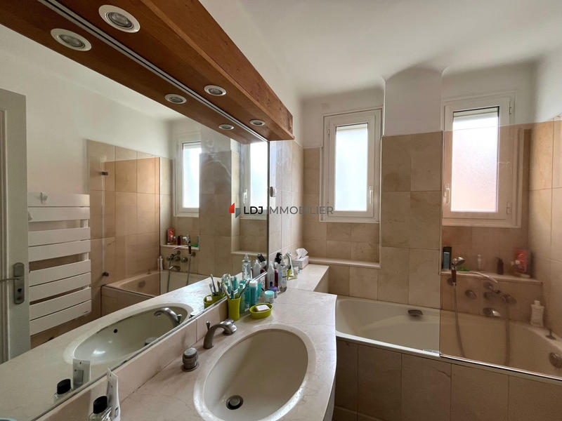 Appartement - 83 m² - 3 pièces