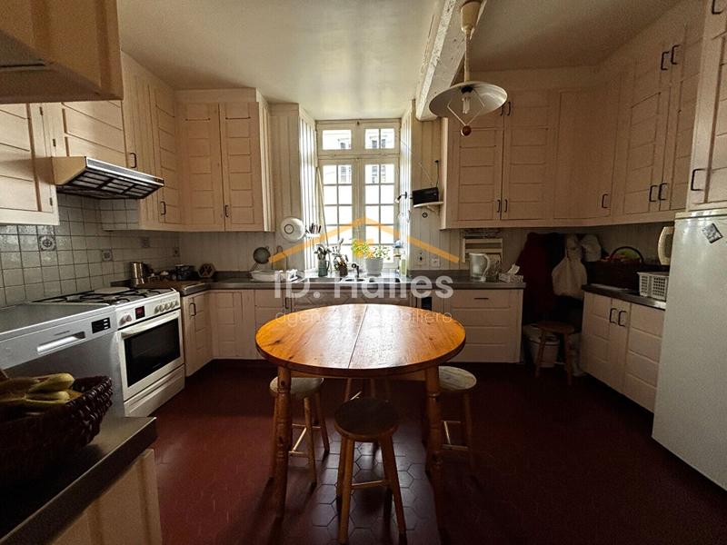 Maison - 209 m² - 8 pièces