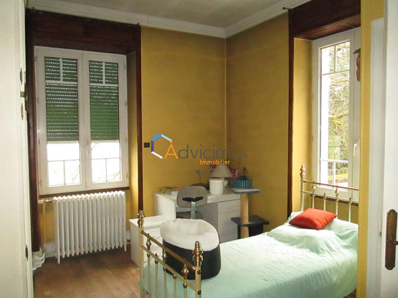 Maison - 260 m² - 9 pièces