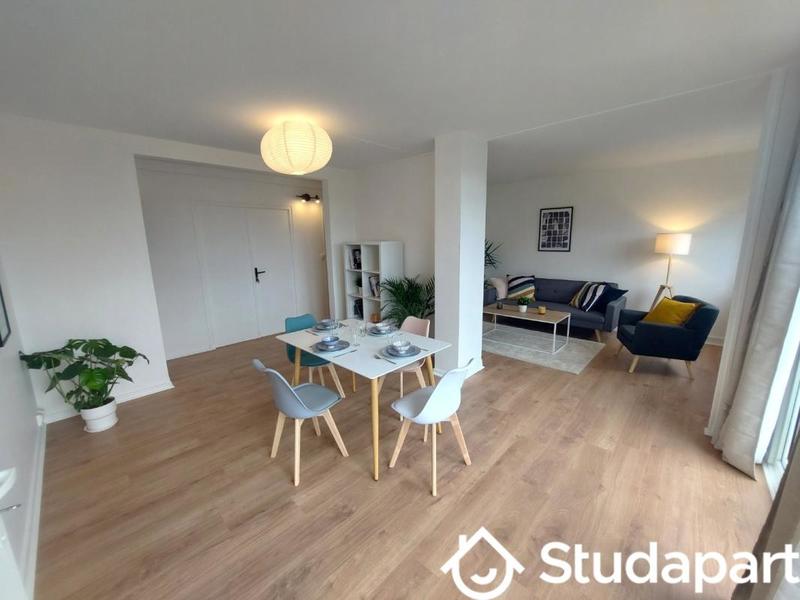 Chambre - 9 m² - 1 pièce