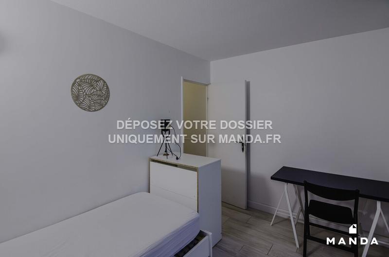 Chambre - 10 m² - 5 pièces