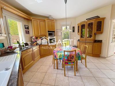 Maison - 177 m² - 7 pièces