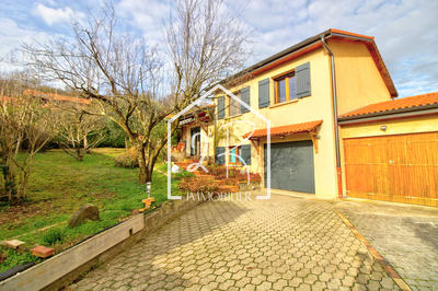 Maison - 102 m² - 5 pièces