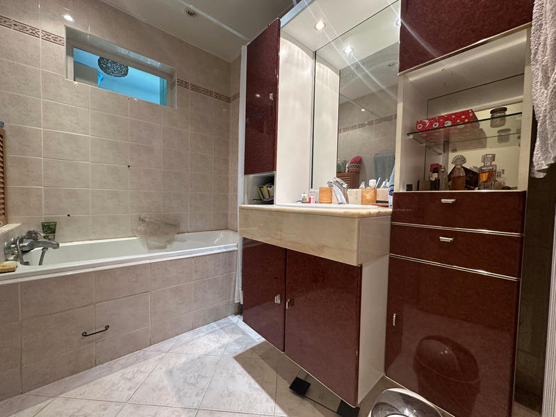 Appartement - 102 m² - 5 pièces