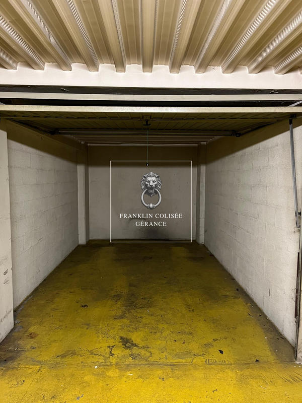 Parking / Garage - 13 m²