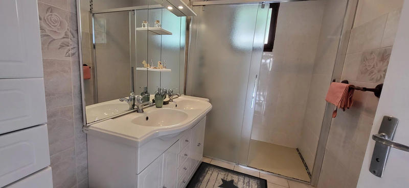 Maison - 220 m² - 7 pièces