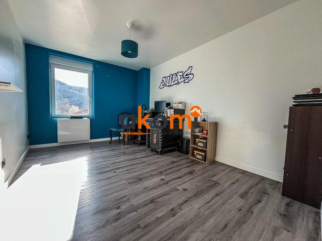 Maison - 137 m² - 5 pièces