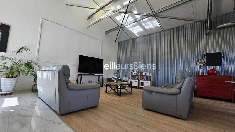 Maison - 328 m² - 8 pièces