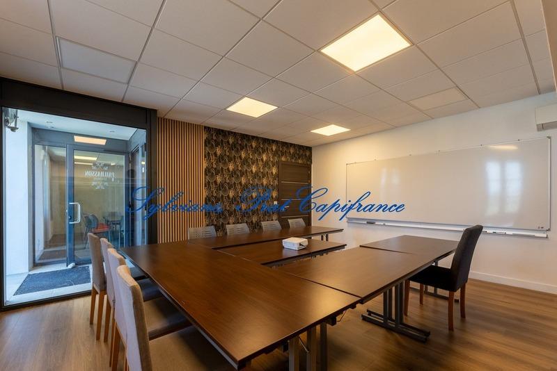 Local commercial - 493 m² - 12 pièces