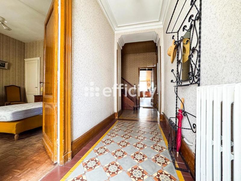 Maison - 280 m² - 7 pièces