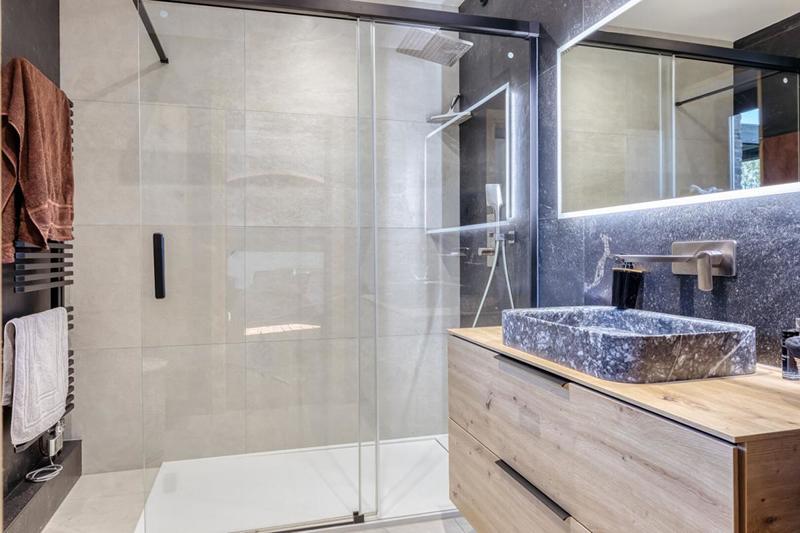 Maison - 281 m² - 12 pièces