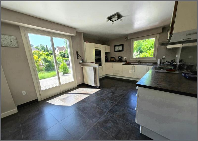 Maison - 184 m² - 7 pièces