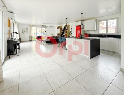 Maison - 142 m² - 5 pièces