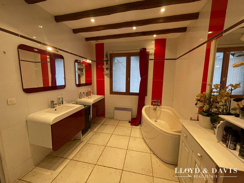 Maison - 146 m² - 5 pièces