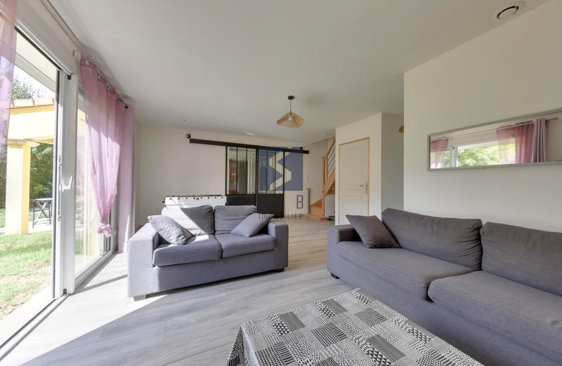 Maison - 175 m² - 9 pièces