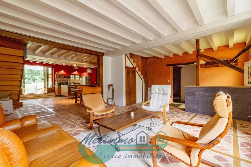 Maison - 373 m² - 11 pièces