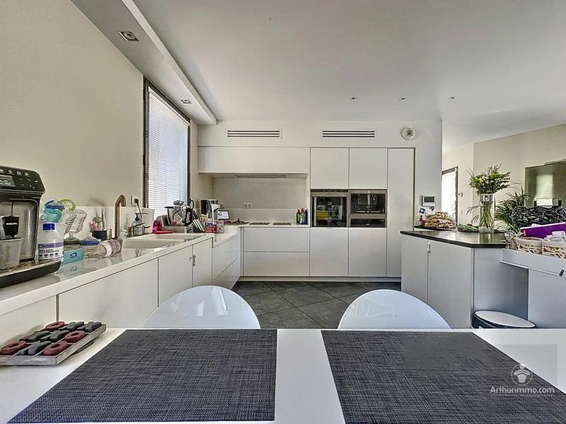 Appartement - 320 m² - 6 pièces