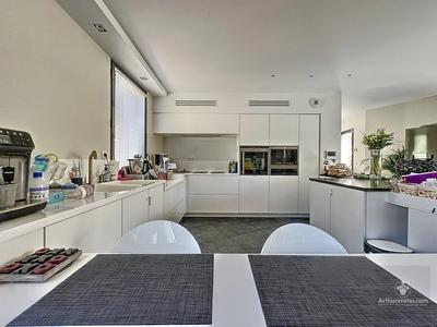 Appartement - 320 m² - 6 pièces