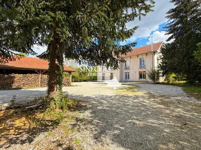Maison - 360 m² - 14 pièces