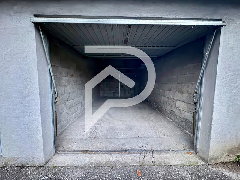 Appartement - 99 m² - 5 pièces