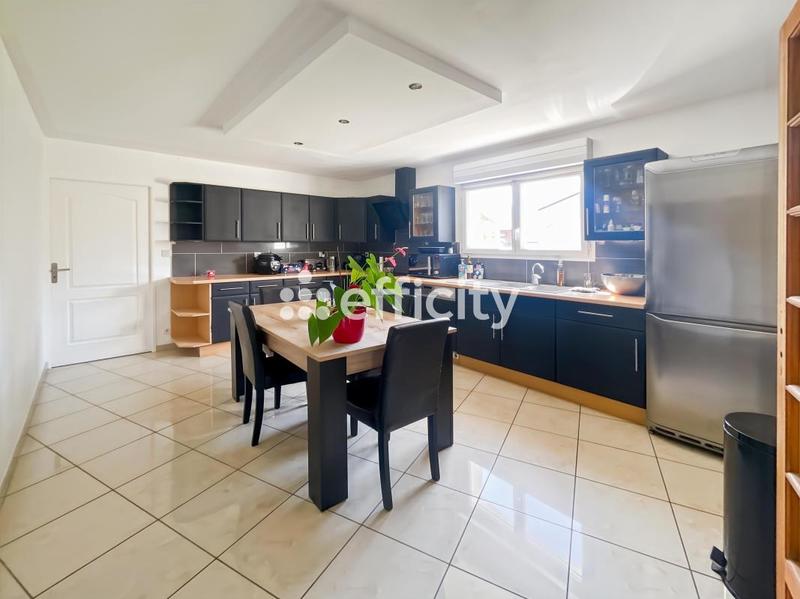 Maison - 182 m² - 5 pièces