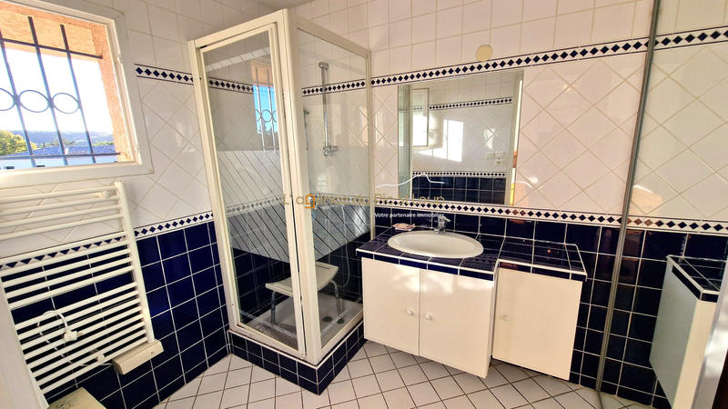 Villa - 180 m² - 7 pièces