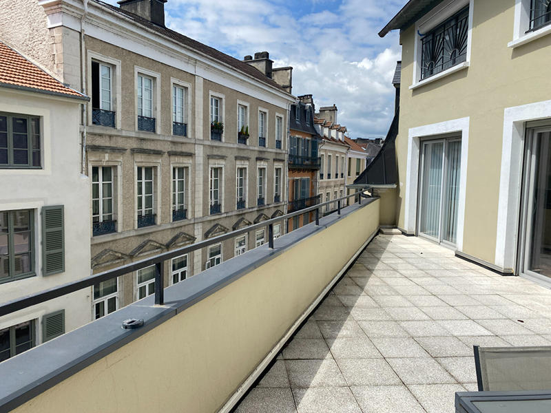 Appartement - 185 m² - 7 pièces