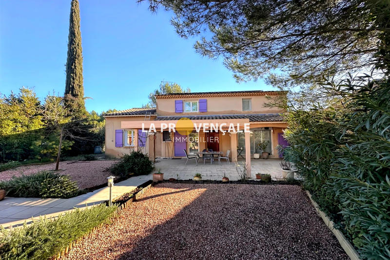 Maison - 137 m² - 6 pièces