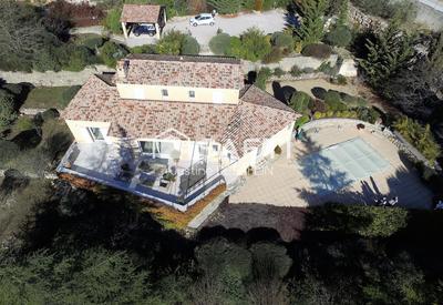 Maison - 195 m² - 6 pièces