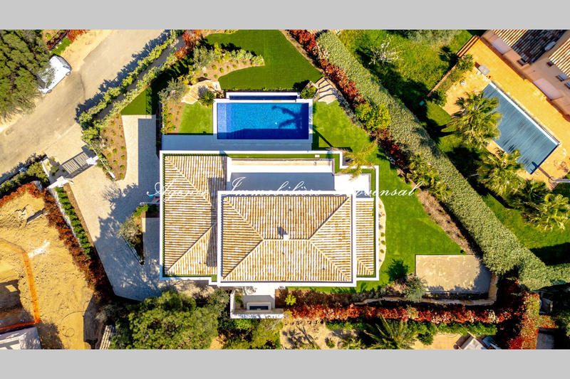 Villa - 370 m² - 7 pièces