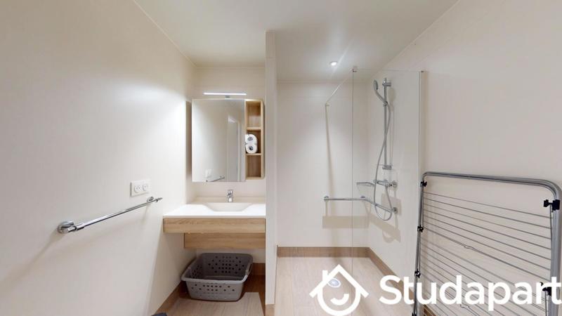 Chambre - 60 m² - 1 pièce