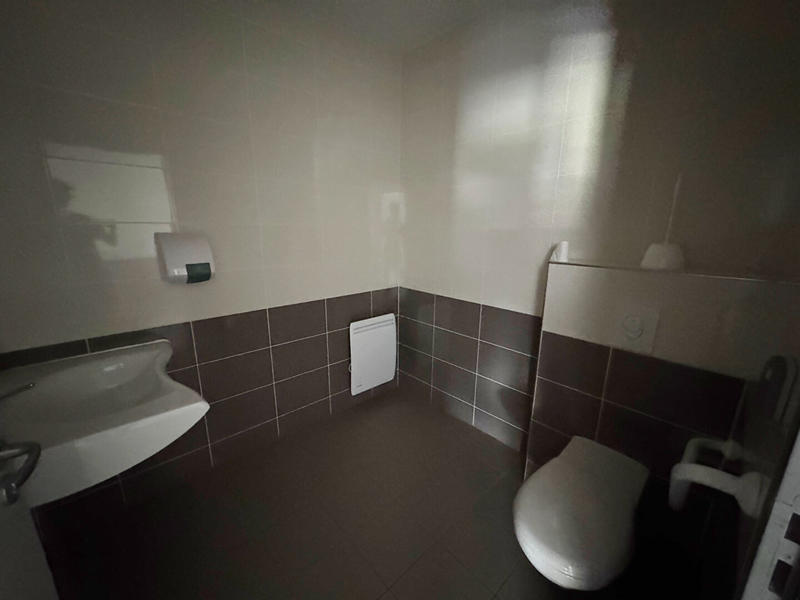 Local commercial - 266 m² - 6 pièces