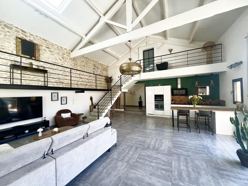 Maison - 321 m² - 11 pièces