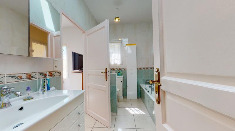 Maison traditionnelle - 160 m² - 5 pièces