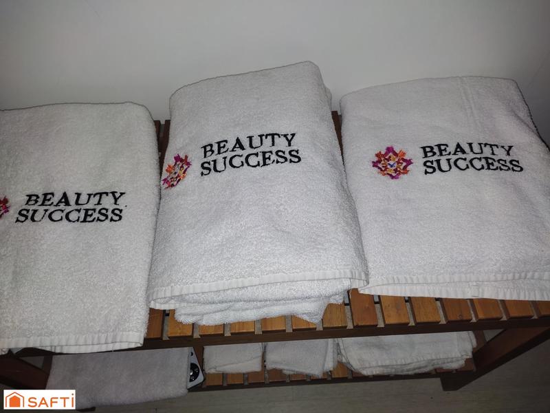 Local commercial - 100 m² - 10 pièces