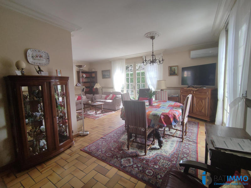 Maison traditionnelle - 195 m² - 10 pièces