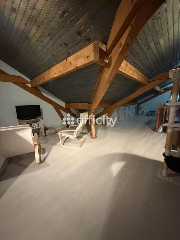 Maison - 235 m² - 6 pièces