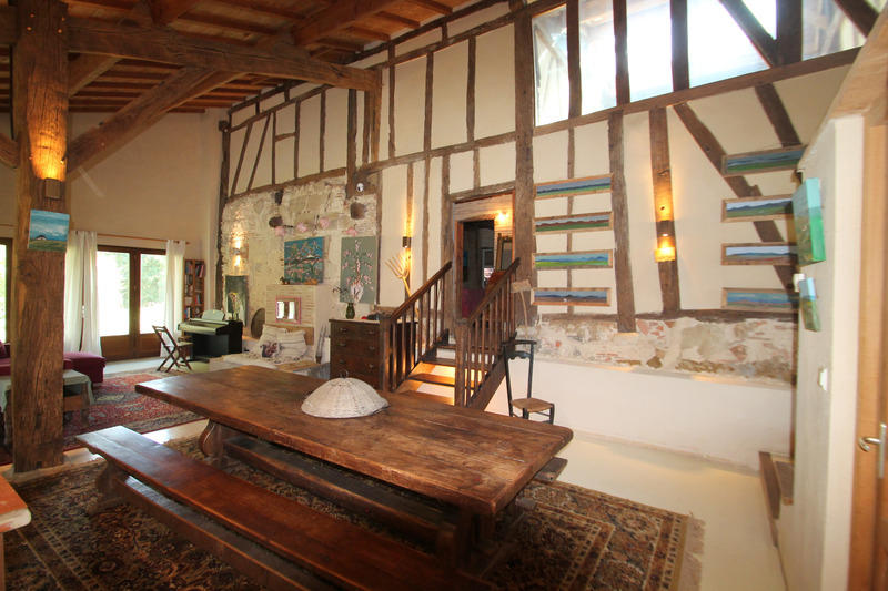 Maison - 334 m² - 7 pièces