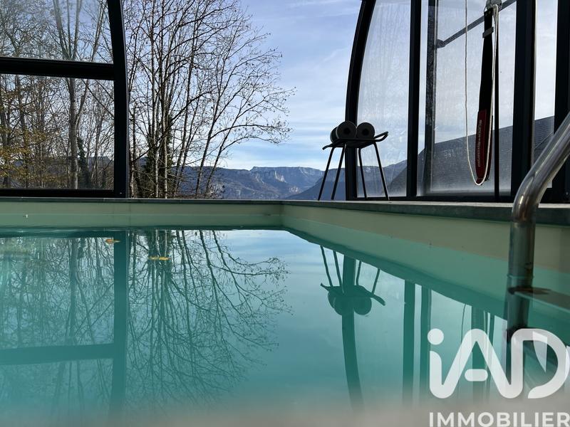 Maison - 254 m² - 7 pièces