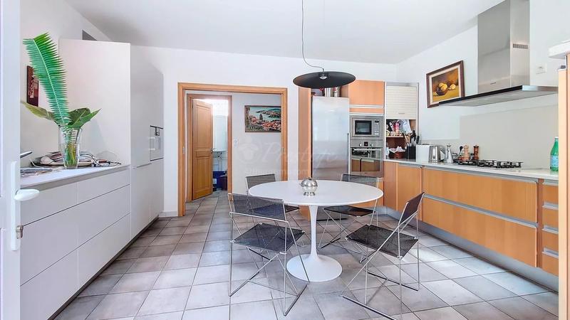 Maison - 158 m² - 7 pièces