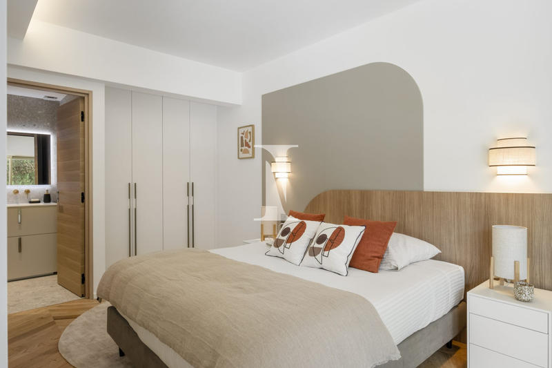 Appartement - 121 m² - 5 pièces