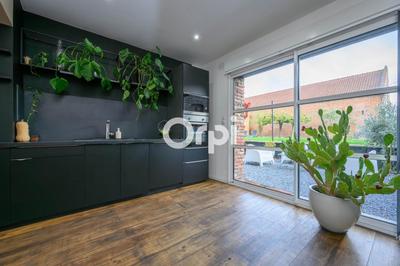 Maison - 225 m² - 6 pièces