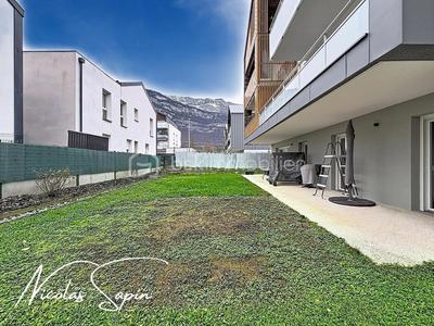 Appartement - 90 m² - 4 pièces