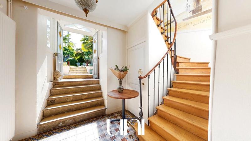 Maison bourgeoise - 264 m² - 7 pièces