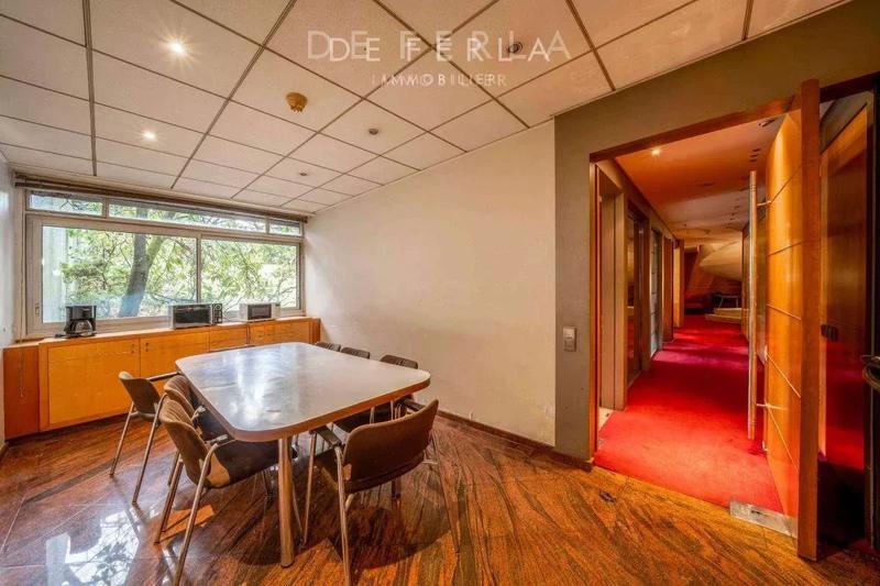 Bureau - 761 m² - 23 pièces