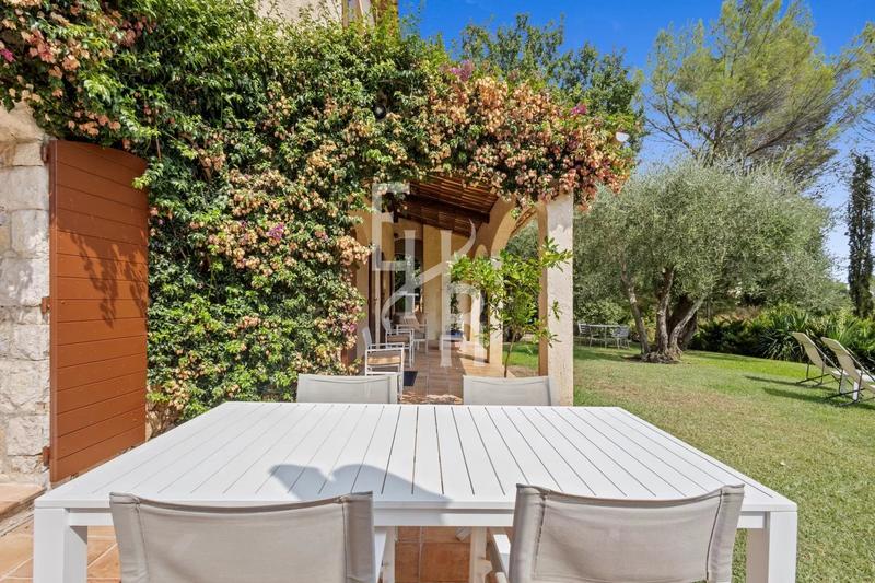 Villa - 205 m² - 5 pièces