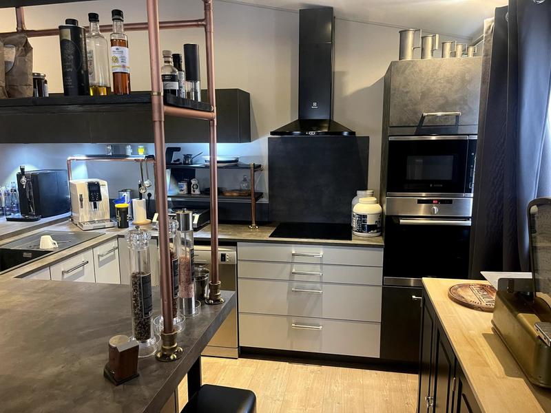 Local commercial - 234 m² - 2 pièces